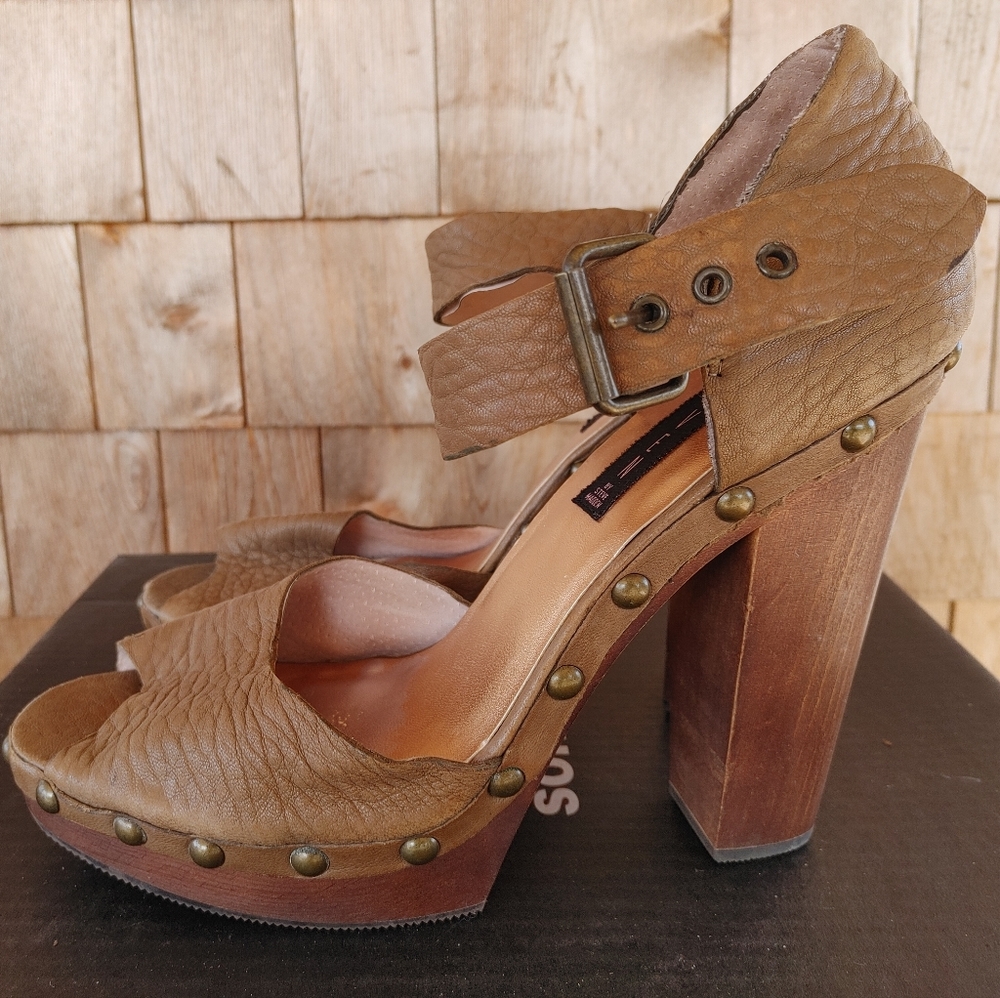 Steve Madden taupe leather & chunky wood heels, size 11